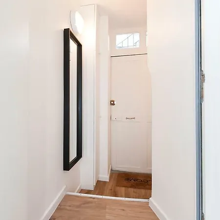 5e Entre Notre Dame & Pantheon Apartment