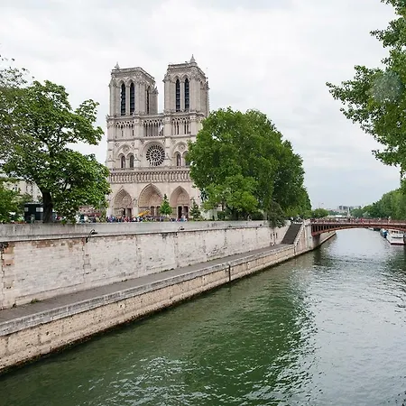 Apartment 5e Entre Notre Dame & Pantheon