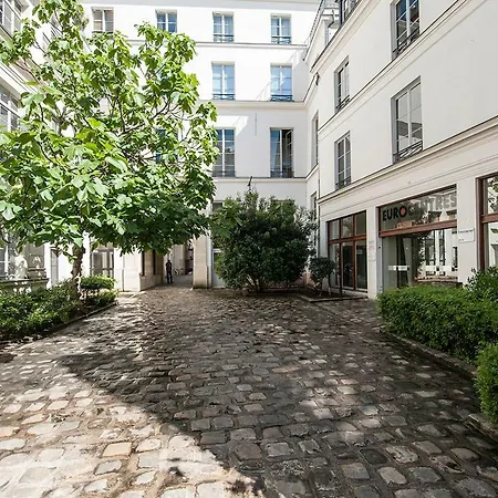 5e Entre Notre Dame & Pantheon Apartment *